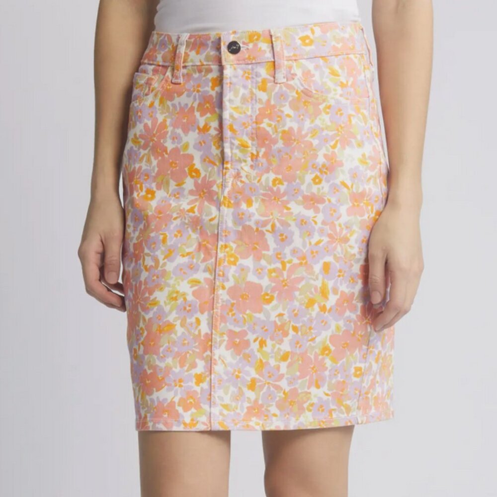 Floral Print Pencil Skirt by JEN7 by 7 For All Mankind in Blush Floral